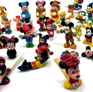 Lote de figuras Disney Mickey Mouse Minnie Donald Duck Daisy Pluto Cake Toppers - Imagen 1 de 18