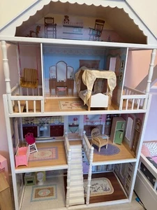 Holz Puppenhaus, Holzmöbel - Bild 1 von 1