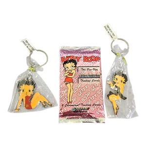 NEU Versiegelt! Vintage Betty Boop 2 Schlüsselanhänger Metall emailliert & 1 Stück Sammelkarten - Bild 1 von 9