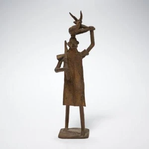Benin Bronze Mann tragende Antilope antik gegossen westafrikanische Skulptur 9"h - Bild 1 von 5