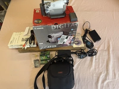 Canon ZR45MC Mini DV Digital Video Camcorder Bundle Xtra Battery Cassettes - Image 1 of 4