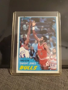 1981-82 Topps #68 Dwight Jones Chicago Bulls Basketball Card - Imagen 1 de 2