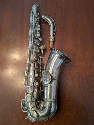 Saxofón alto Conn niquelado... De colección 1924... Foto 1 de 4