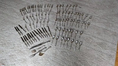 FB Rogers Silver Company серебро с розовым принтом покрытие отличное состояние товара 96 шт. - Изображение 1 из 4