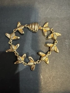 Vtg Gold Tone Joan Rivers Bee Bracelet - Picture 1 of 6