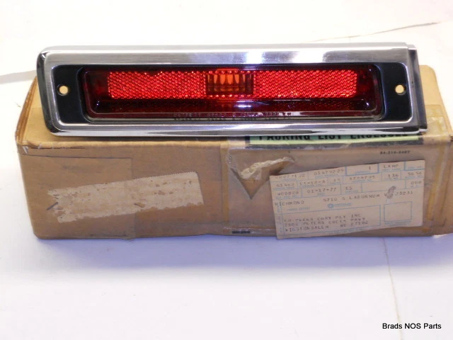 Nuevo de Lote Antiguo MoPar 1972-73 Chrysler New Yorker Conjunto de Marcadores Laterales. LADO IZQUIERDO 3479225 Foto 1 de 1