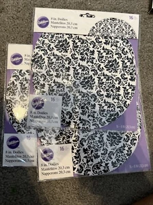 Menge 48 (3 Pakete à 16) Wilton 8" schwarz & weiß Damast Muster Deckchen Neu - Bild 1 von 2