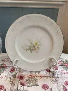 NORITAKE - ANTICIPAZIONE - PIATTI INSALATA - IRLANDA - Diametro 8,25" Blu Rosa - Foto 1 di 4