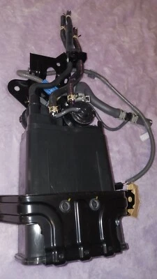 Bote de vapor genuino Toyota - Toyota 4Runner 2002. Nuevo en caja.  3,4 L V6 GAS DOHC Foto 1 de 4