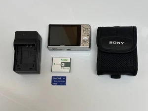 Cámara digital compacta Sony Cyber-Shot DSC-S950 10,1 mega píxeles plateada zoom 4x probada - Imagen 1 de 5