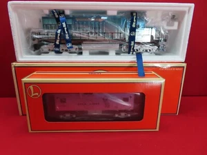 Lionel 6-52207 LCCA SD-40 Diesel Locomotive & 52208 Extended Vision Caboose NRFB - Picture 1 of 6