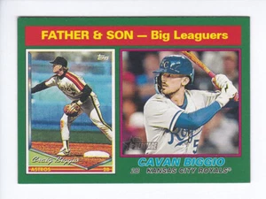 2025 Topps Heritage #68 CAVAN & CRAIG BIGGIO padre e figlio BORDO VERDE SCURO - Foto 1 di 2