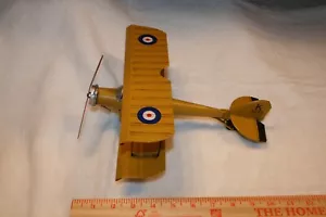 Vintage K 3215 gelbes englisches Blech Metall WW1 Jagdflugzeug Bi-Flugzeug - Bild 1 von 7