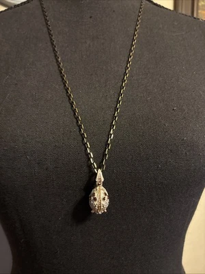 Collar y cadena colgante huevo estrás esmalte menta Foto 1 de 4