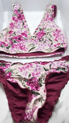 Ladies bikini top only - size small -lined pink floral print w/ruffles- Mossimo - Image 1 of 3