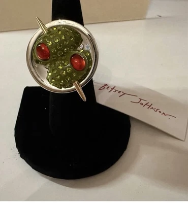 Auténtico Anillo Betsey Johnson Martini - Banda Elástica Tono Plata, Nuevo Con Etiquetas Foto 1 de 2