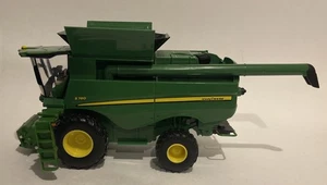 TOMY John Deere 1:32 Scale S780 Combine Used Missing Front As Is - Picture 1 of 8