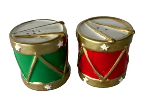 Christmas Little drummer boy red green porcelain drum Salt & Pepper Shakers vtg - Picture 1 of 3