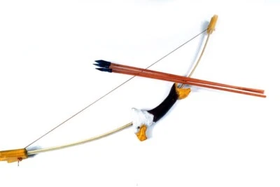 Arco curvo juvenil cabeça de águia bambu com flechas caça acampamento  - Imagem 1 de 4