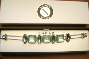 NIB- NAPIER GREEN FLORAL CARVED STONE, RHINESTONE  7.5"  LENTH TOGGLE BRACELET - Picture 1 of 7