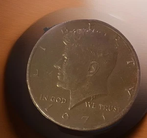 Rare 1971 Kennedy Half Dollar Error Coin - Wrong/Missing Planchet Enigma - Picture 1 of 5