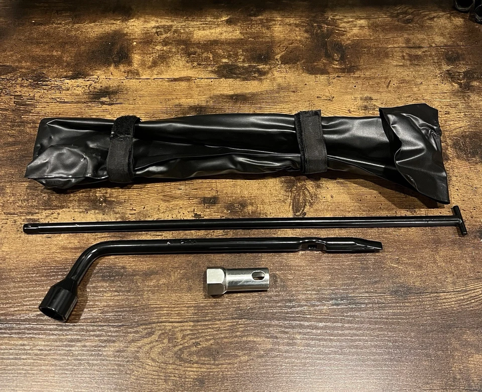 Juego de herramientas de hierro para neumáticos de repuesto Nissan Pathfinder 2013-2020 OEM ✨✨✨ Foto 1 de 1