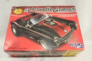 MPC '57 Corvette Gasser Modellauto Bausatz mit 2 neuen Testoren Lack angefangen - Bild 1 von 7