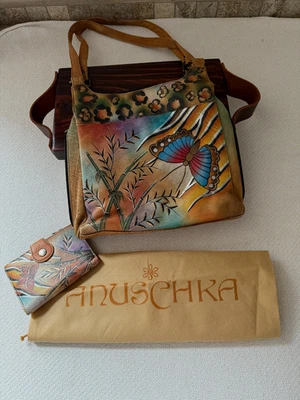 Bolso de Hombro Anushka de Cuero Pintado a Mano Cartera Mariposa Floral con Cartera Foto 1 de 4