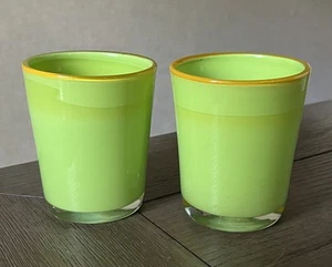 2er Set Grün Glas Becher Gelber Rand Mundgeblasen Trinkbecher 4" Hoch Bargeschirr - Bild 1 von 13