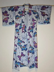 Japanese Kimono ~ Beautiful ~Vibrant Floral blue Webs ~ US Seller/Fast Shipping! - Picture 1 of 6
