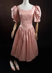Vintage 80s Peachy Pink Satin Dress sz Large & Matching High Heel Pumps sz 7.5M - Picture 1 of 9