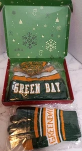 Green Bay Knit Stocking Cap Pom Beanie New With Gloves Gift Box - Picture 1 of 13