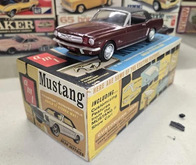 Ford Mustang 1964 AMT construido edición original tornillo inferior con caja Foto 1 de 4