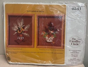 The Creative Circle CATTAILS & MARGARITAS Kit de Artesanía de Costura Vintage 0541 1985 NUEVO - Imagen 1 de 3