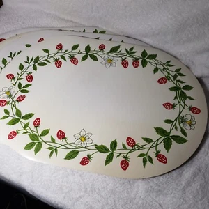Vintage Vinyl Cushion Placemats Oval Strawberries Blossom Red Green set 4 - Picture 1 of 12
