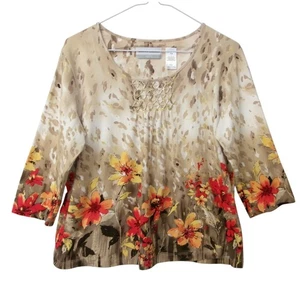 Top Alfred Dunner Petite Mediano PM Estampado Floral Adornado Manga 3/4 - Imagen 1 de 3