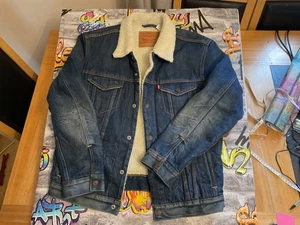 Mens Levis Denim Sherpa Trucker lined Jacket, Dark Blue, Size Medium, 42” Chest. - Picture 1 of 9