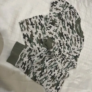 Circo Boys  Long Sleeve Cotton Pajama Set  Size 8 ( Runs Small) - Picture 1 of 7