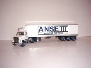 DCP FIRST GEAR 1/64 ANSETT LOGOED FORD LT-9000 DAY CAB WITH 40' VINTAGE DRY VAN - Picture 1 of 11