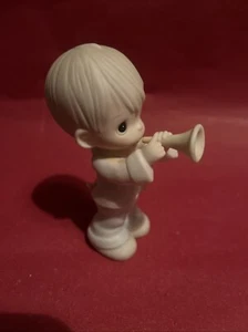 Precious Moments Enesco 12394 "HE Is My Song" 1984 Boy Porcelain Figurine No Box - Picture 1 of 7