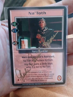 Tarjeta autógrafa Babylon 5 CCG Na'Toth Julie Caitlin marrón Foto 1 de 2