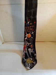 Vintage Looney Tunes Mania Men's Necktie~ Basketball Bugs Bunny/ Taz/ Daffy Duck - Picture 1 of 4
