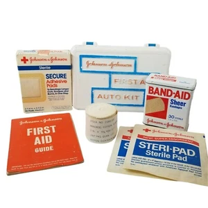 Vintage First Aid Kit Bandages Band Aid Tin Johnson & Johnson Travel Hospital - Picture 1 of 12