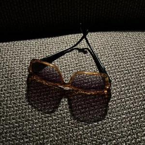 Anne Klein ll for Riviera, Sunglasses, tortoise with black temples - Picture 1 of 3