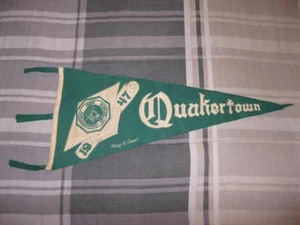 Quakertown High School 1947 Souvenir Flag Pennant PA Pennsylvania Green Felt (O) - Bild 1 von 6
