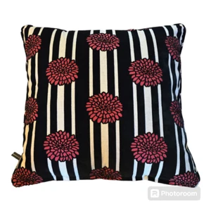 American Mills Chrysanthemum throw pillow 21" black white magenta down filled - Picture 1 of 3