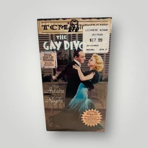 The Gay Divorcee 1934 Fred Astaire, Ginger Rogers  VHS 1996 Black and White - Picture 1 of 6