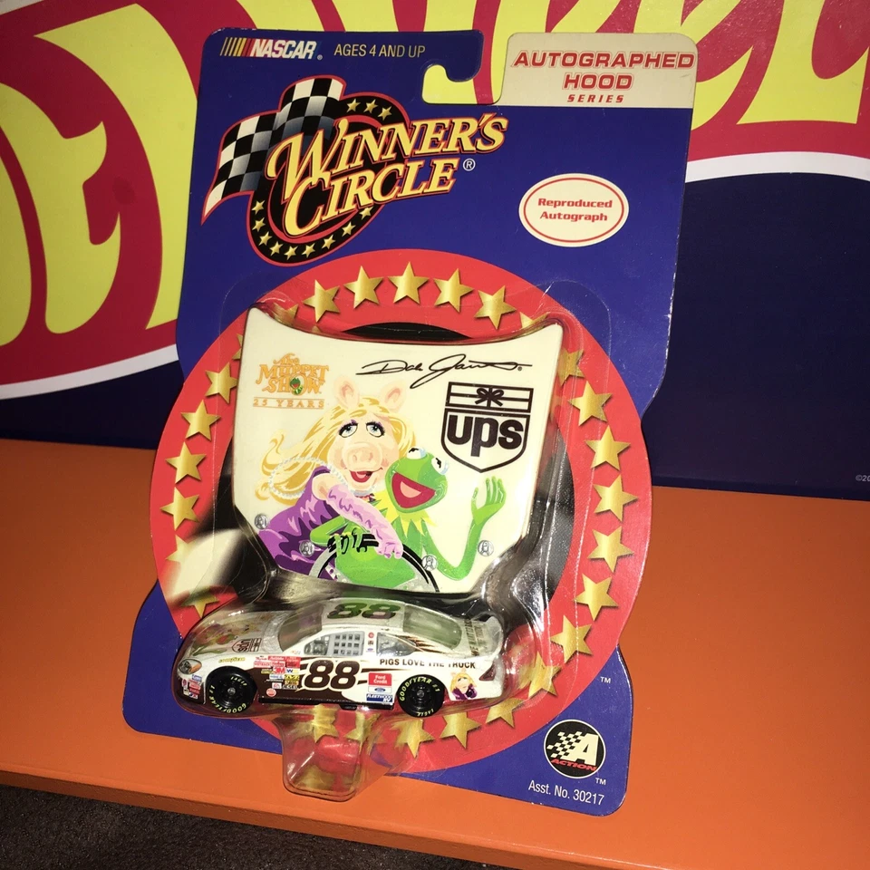 Winner's Circle Dale Jarrett #88 The Muppet Show Autograph Hood Series 1 64