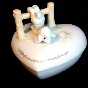 Vintage 1982 Jonathan & David Somebunny Cares Enesco Porcelain Heart Trinket Box - Picture 1 of 7
