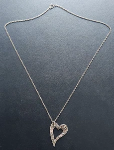 Vintage Sterling Silver Necklace with Heart Pendant - 18 Inches - 4.75 Grams - Picture 1 of 5